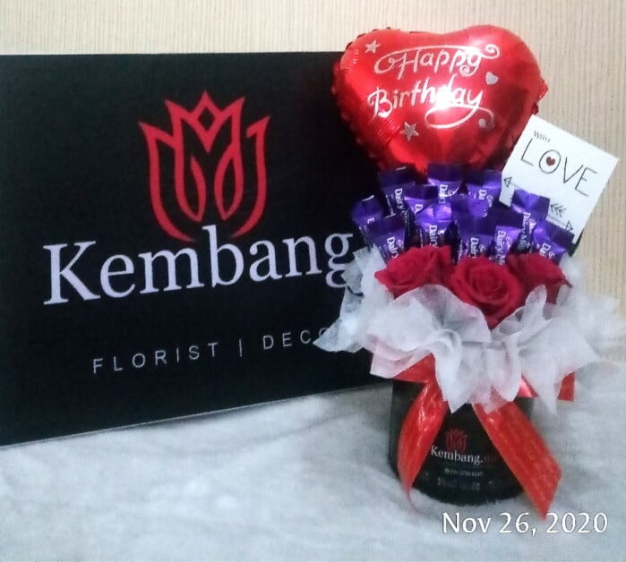 Bouquet viral bersama rose segar